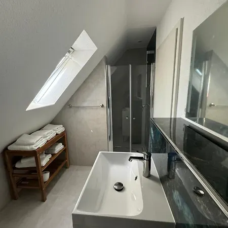 Moments - 2 Min Zum E-park *